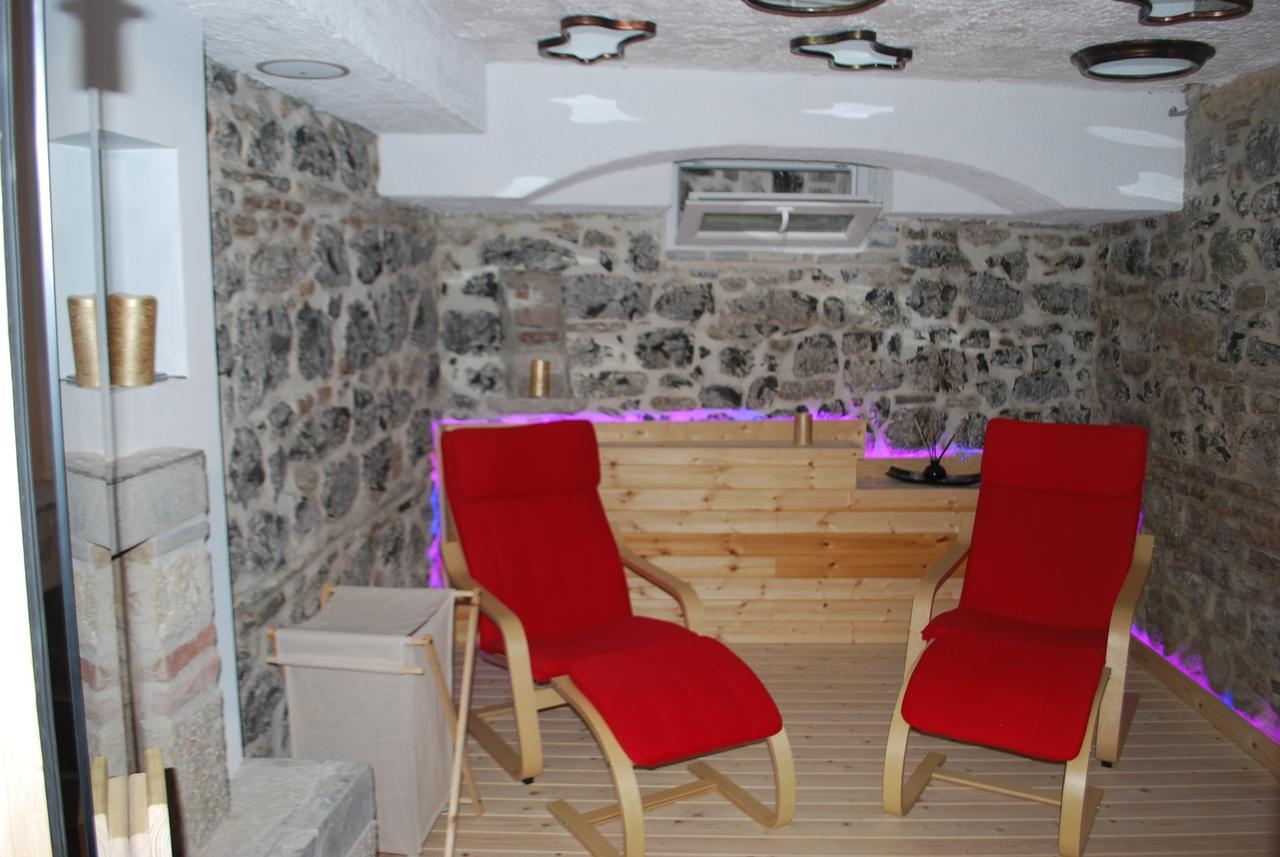 Hotel Vila Sigal Korce Esterno foto