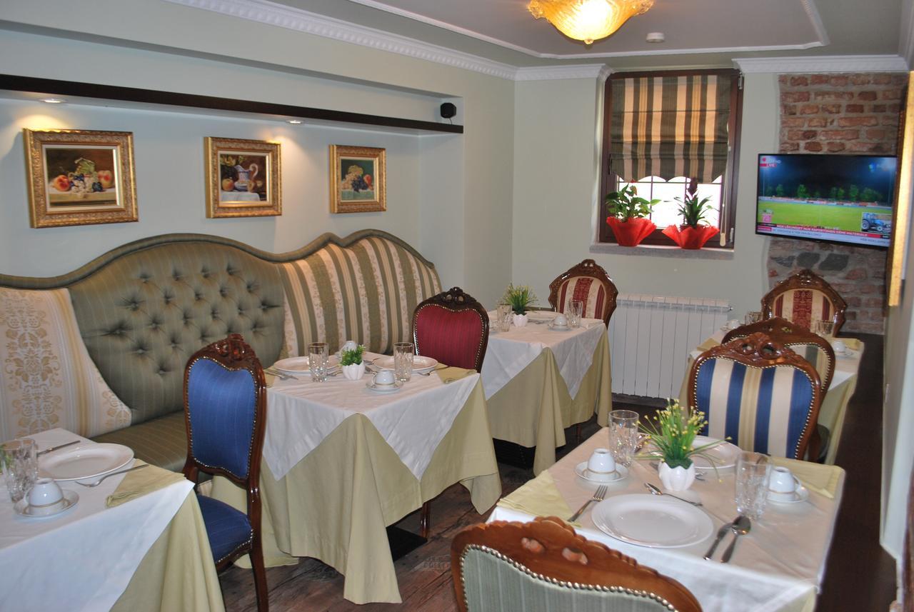 Hotel Vila Sigal Korce Esterno foto