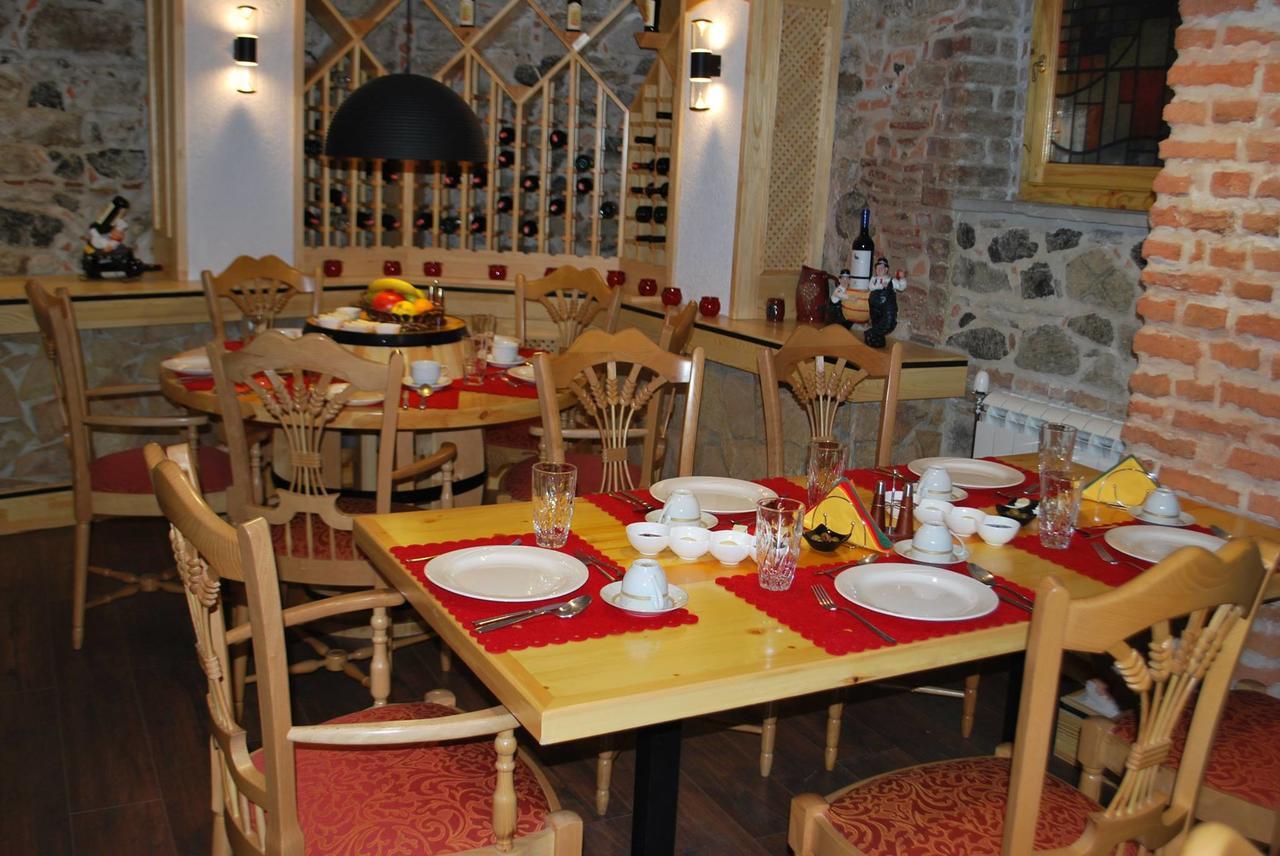 Hotel Vila Sigal Korce Esterno foto