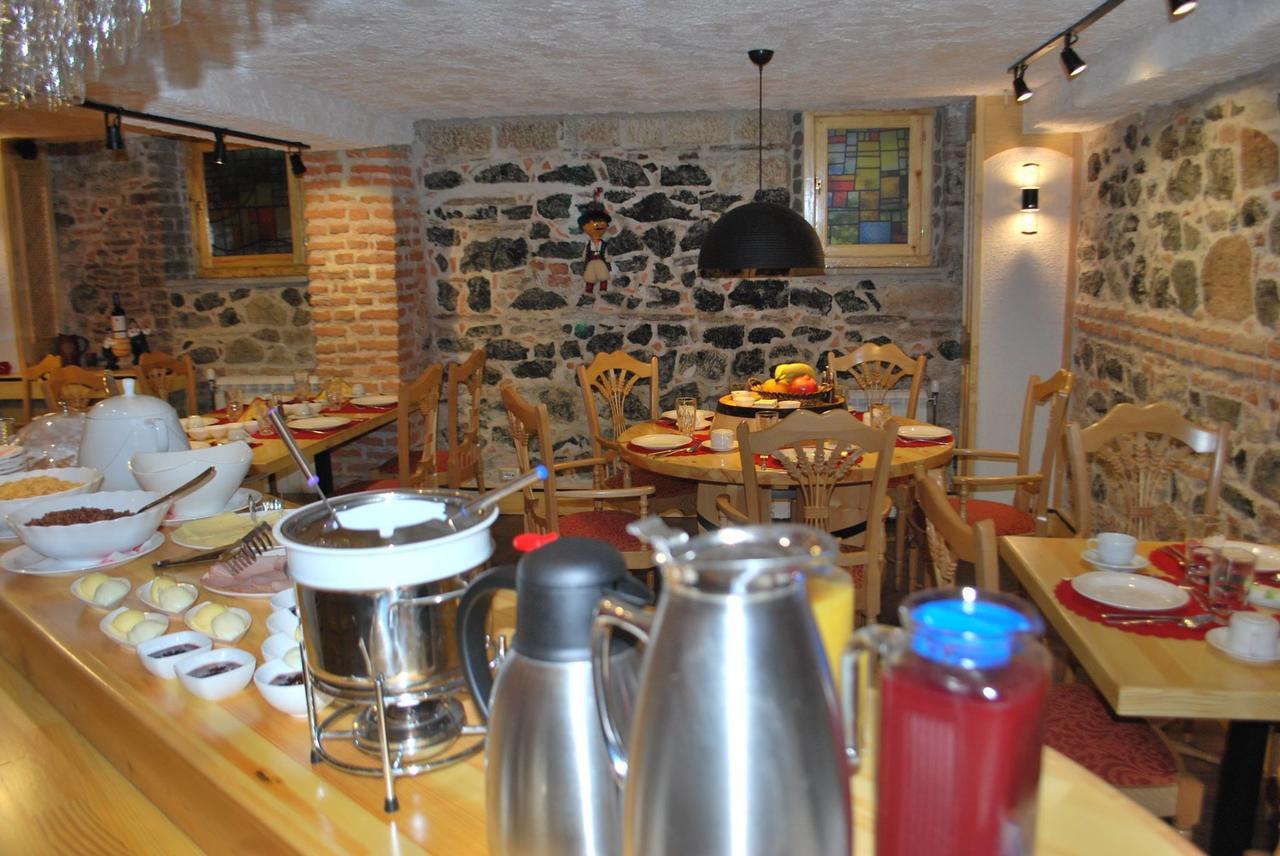 Hotel Vila Sigal Korce Esterno foto