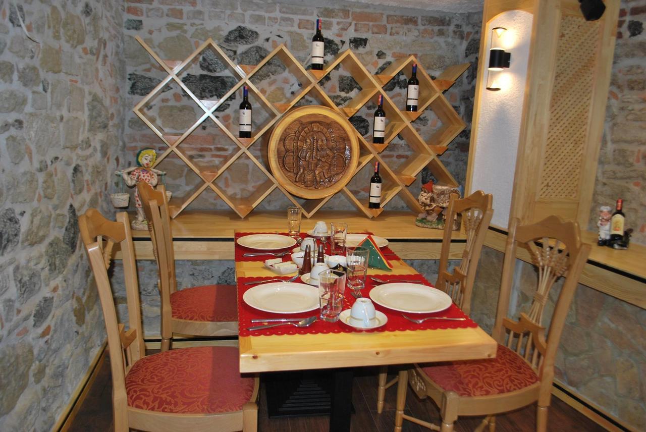 Hotel Vila Sigal Korce Esterno foto